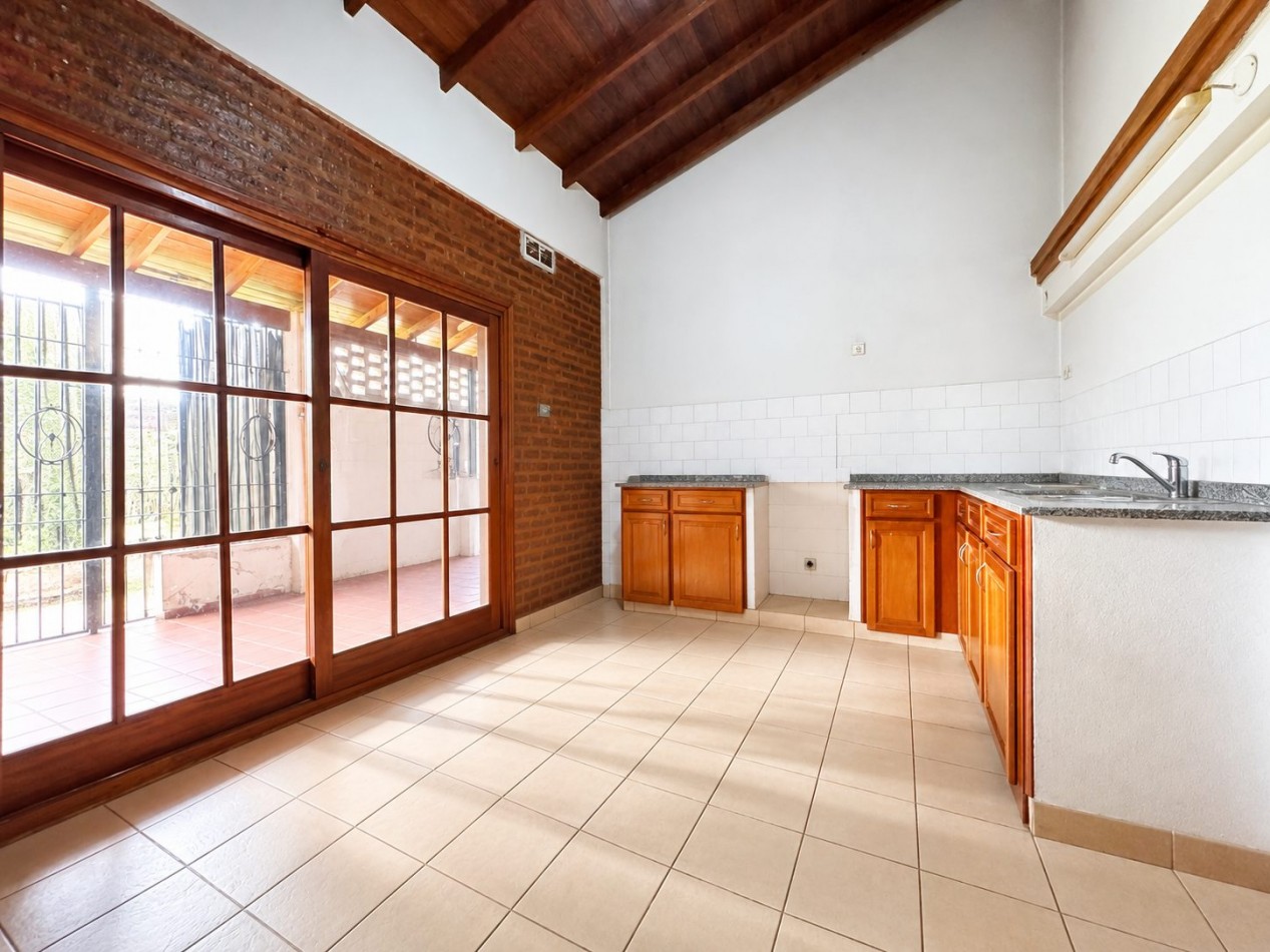 CASA EN VENTA 3 AMBIENTES, EN GENERAL RODRIGUEZ APTO CREDITO