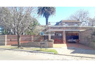 CASA 6 AMBIENTES EN VENTA EN GENERAL RODRIGUEZ CENTRO